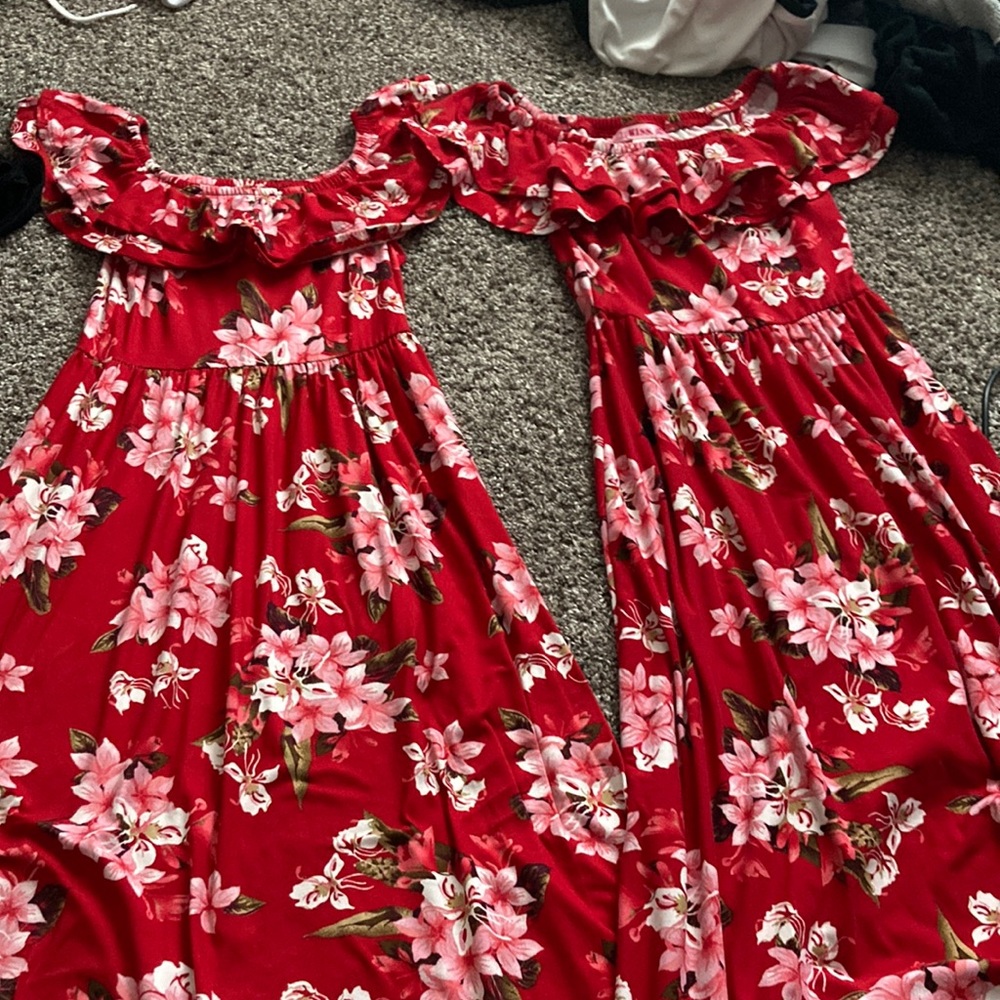 2 of the same dresses, great for matching.